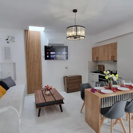 3 Bedroom House Included Car Rental-heated Jacuzzi Περίσσα