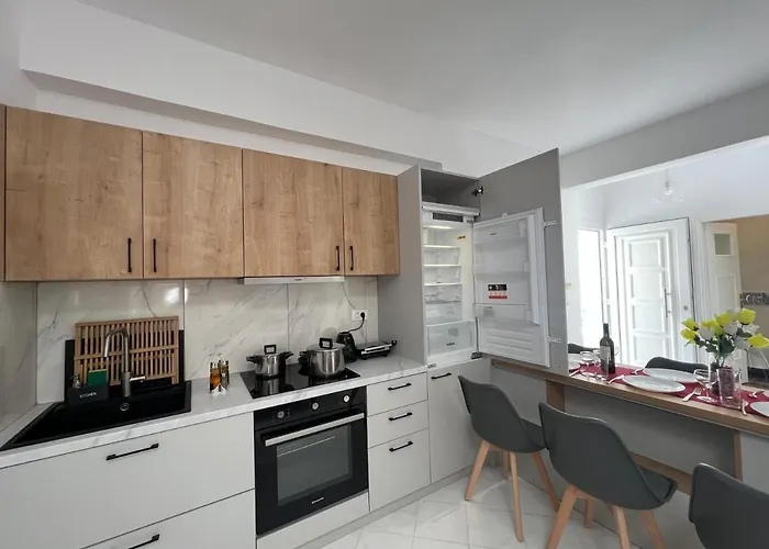 公寓 3 Bedroom House Included Car Rental-heated Jacuzzi 佩里萨