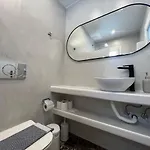 3 Bedroom House Included Car Rental-heated Jacuzzi Apartament Perissa (Santorini)