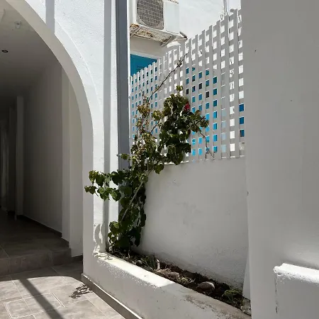 3 Bedroom House Included Car Rental-heated Jacuzzi Apartment Perissa (Santorini)