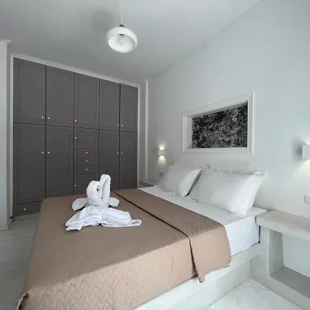 Apartment 3 Bedroom House Included Car Rental-heated Jacuzzi Perissa (Santorini)