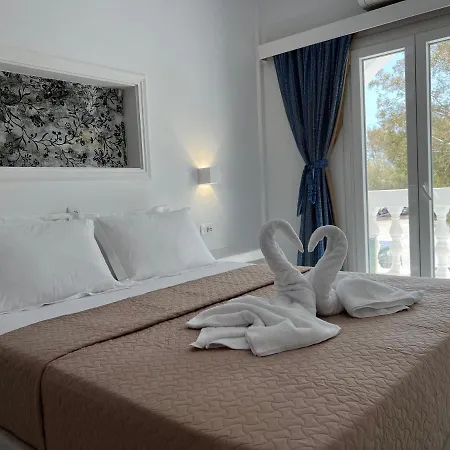3 Bedroom House Included Car Rental-heated Jacuzzi Apartment Perissa (Santorini)
