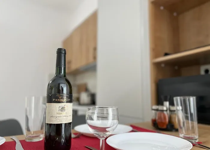 Apartman 3 Bedroom House Included Car Rental-heated Jacuzzi Perísza